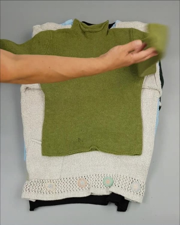 Фотография  980 - Джемпер муж+жен экстра#15 кг , Лот№2612 оптом в Брянске и Брянской области