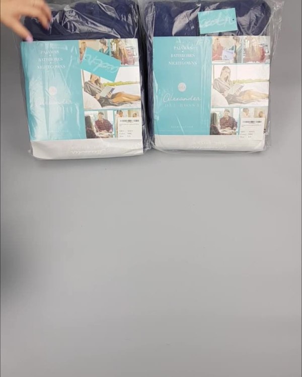 Фотография  505 - Халаты, комбинезоны (семейный) СТОК CAN#10 кг, ЛОТ №4448 оптом в Брянске и Брянской области