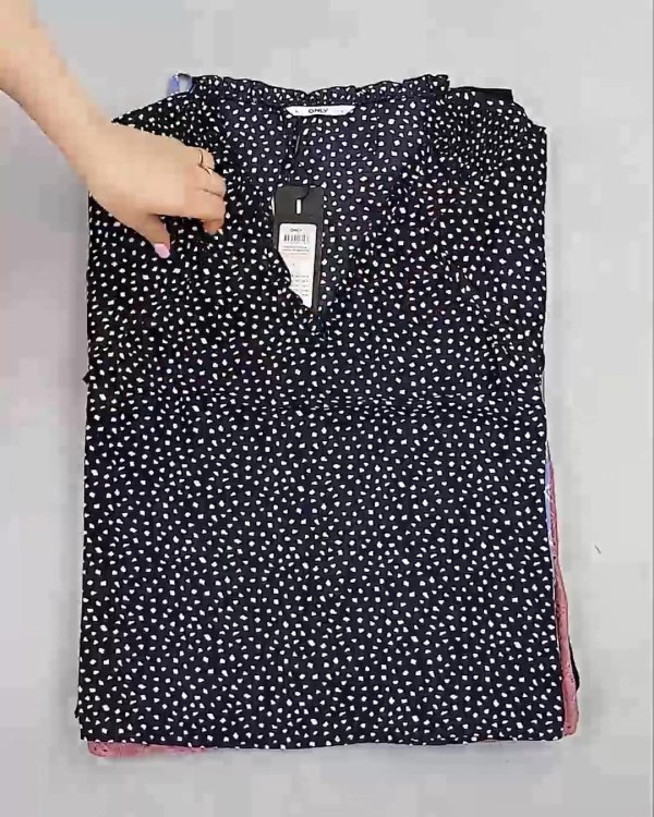 Фотография  458 - Блузки Bestseller 44#5 кг, ЛОТ №6084 оптом в Брянске и Брянской области