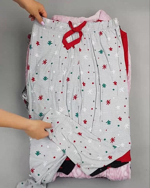 Фотография  205 - Домашняя одежда CAN#10 кг, ЛОТ №6482 оптом в Брянске и Брянской области