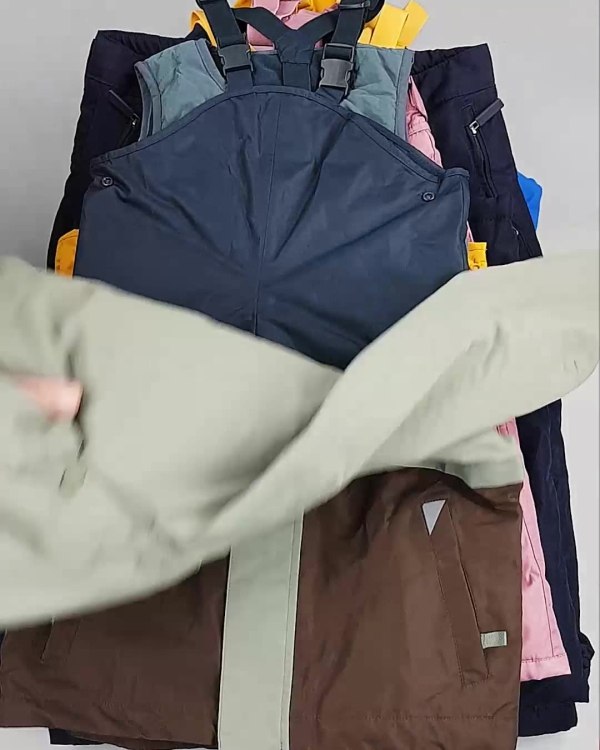 Фотография  687 - Верхняя одежда TCM kids 074#7 кг, ЛОТ №6678 оптом в Брянске и Брянской области