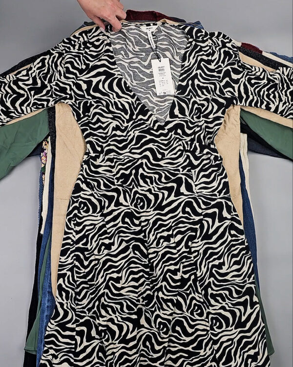 Фотография  963 - ДАНИЯ Winter mix 24#15 кг, ЛОТ СТ-10087 оптом в Брянске и Брянской области