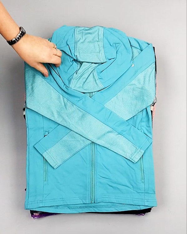 Фотография  304 - KIDS mix Italy 114#5 кг, ЛОТ №7285 оптом в Брянске и Брянской области