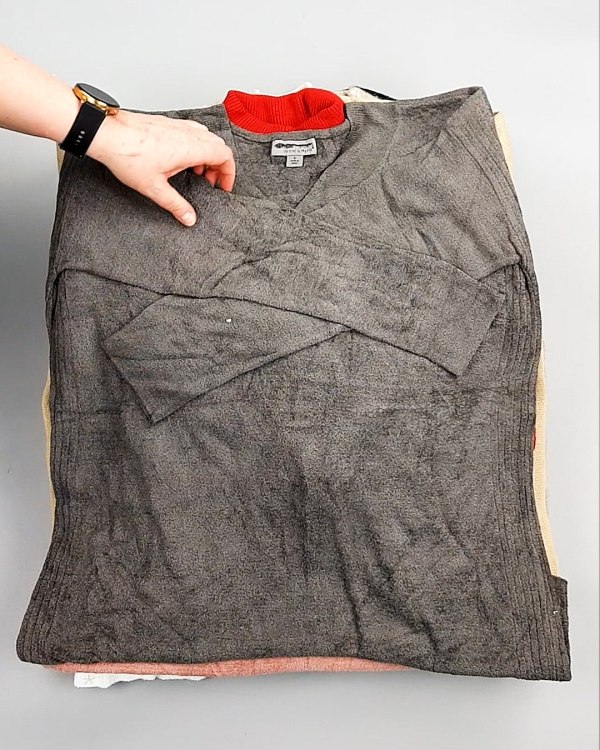 Фотография  234 - Джемпера СТОК CAN 084#7 кг, ЛОТ №7649 оптом в Брянске и Брянской области