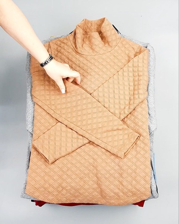 Фотография  839 - SWEATSHIRT CAN 084#10 кг, ЛОТ №7619 оптом в Брянске и Брянской области