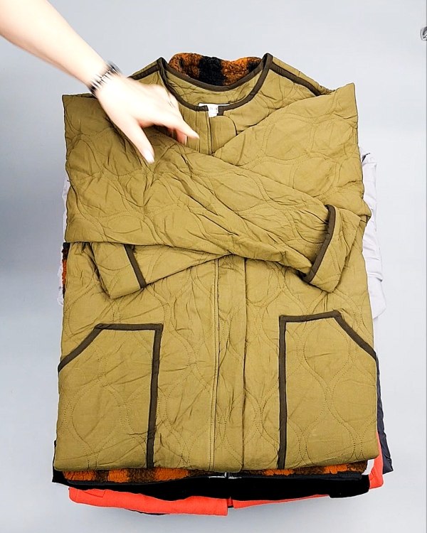 Фотография  634 - Верхняя одежда AMAZON жен 015#10 кг, ЛОТ №7712 оптом в Брянске и Брянской области