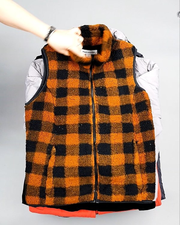 Фотография  420 - Верхняя одежда AMAZON жен 015#10 кг, ЛОТ №7712 оптом в Брянске и Брянской области