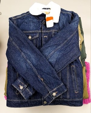 Купить Верхняя одежда м/ж C&A 025#10 кг оптом в Брянске и Брянской области