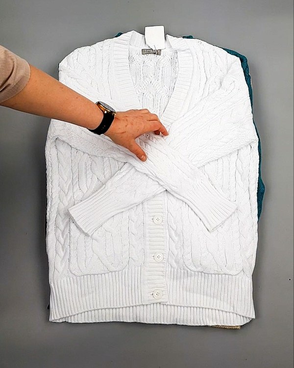 Фотография  839 - Джемпера СТОК CAN 084#7 кг, ЛОТ №7647 оптом в Брянске и Брянской области