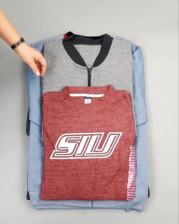 Фотография  799 - SWEATSHIRT CAN 084#10 кг, ЛОТ №7620 оптом в Брянске и Брянской области