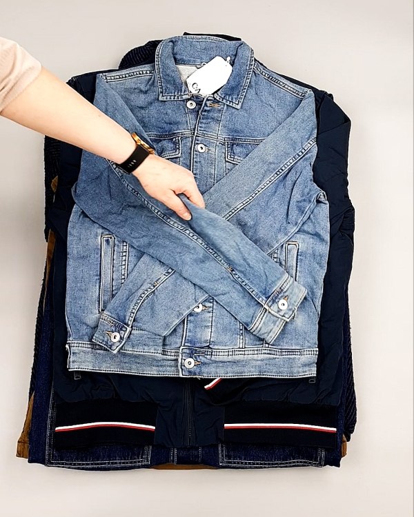 Фотография  812 - Ветровки м/ж C&A 025#10 кг, ЛОТ №7863 оптом в Брянске и Брянской области