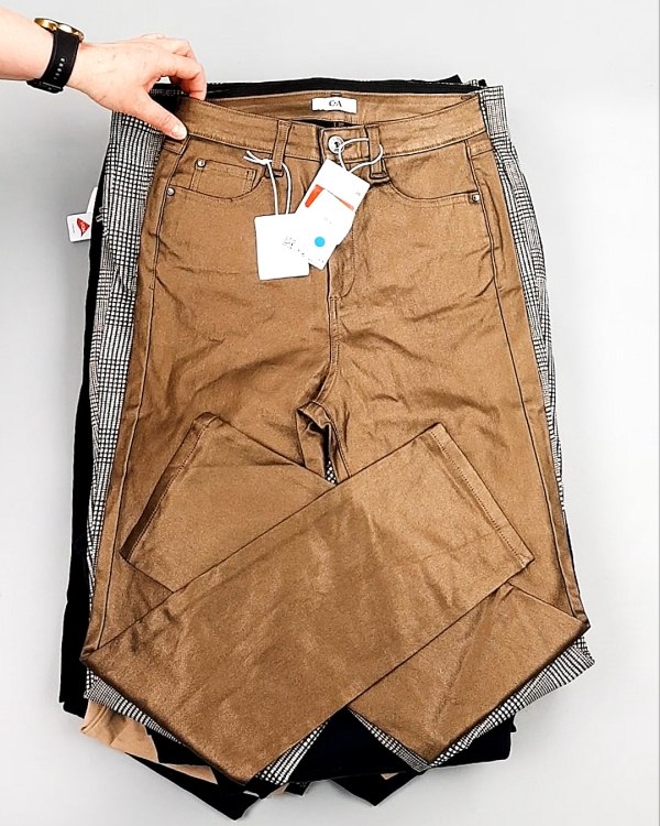 Фотография  959 - Брюки женские лето C&A 025#10 кг, ЛОТ №7892 оптом в Брянске и Брянской области