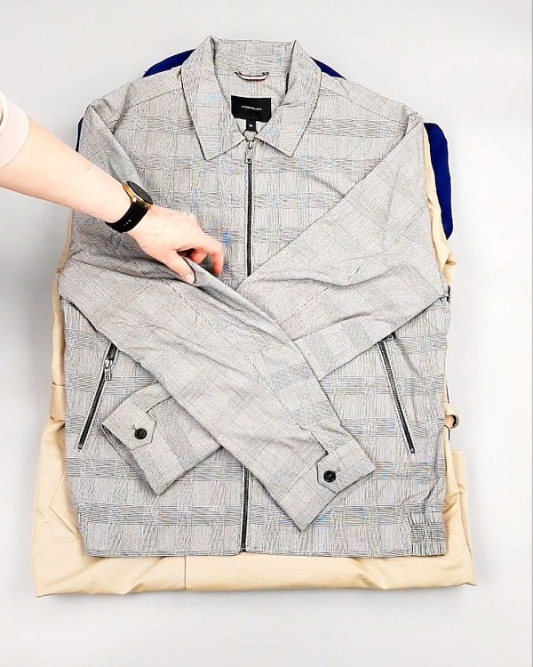 Фотография  113 - Ветровки м/ж C&A 025#10 кг, ЛОТ №7864 оптом в Брянске и Брянской области