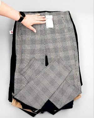 Фотография  563 - Брюки женские лето C&A 025#10 кг, ЛОТ №7892 оптом в Брянске и Брянской области