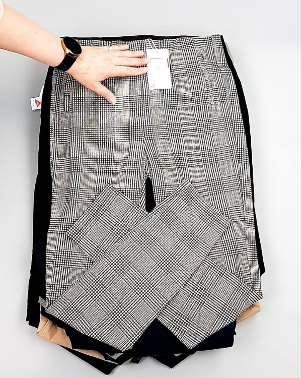 Фотография  802 - Брюки женские лето C&A 025#10 кг, ЛОТ №7892 оптом в Брянске и Брянской области