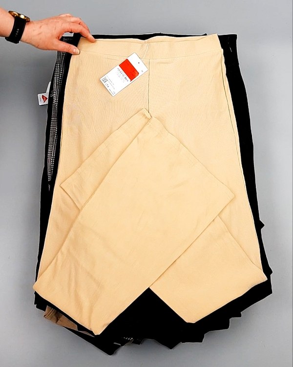 Фотография  812 - Брюки женские лето C&A 025#10 кг оптом в Брянске и Брянской области