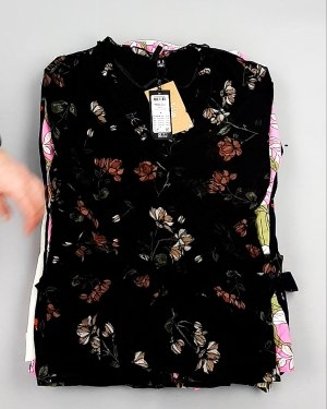 Фотография  435 - Блузки Bestseller 44#5 кг оптом в Брянске и Брянской области