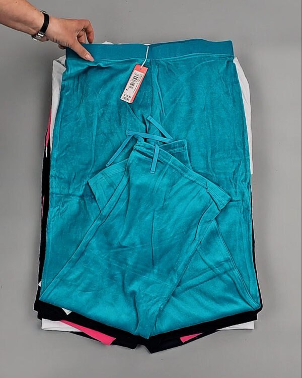 Фотография  562 - Спортивные костюмы  AD83#4 шт, ЛОТ №8637 оптом в Брянске и Брянской области