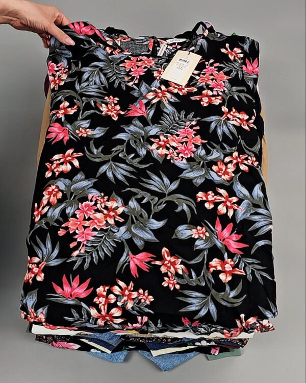 Фотография  656 - ONLY Summer mix 045#15 кг, ЛОТ №8455 оптом в Брянске и Брянской области