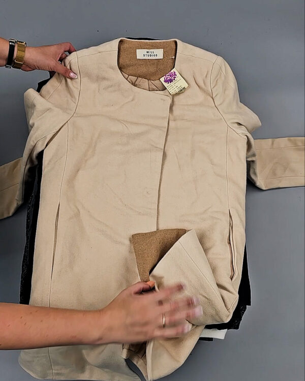 Фотография  971 - Верхняя одежда Корея 085#15 кг, ЛОТ № СТ-9248 оптом в Брянске и Брянской области