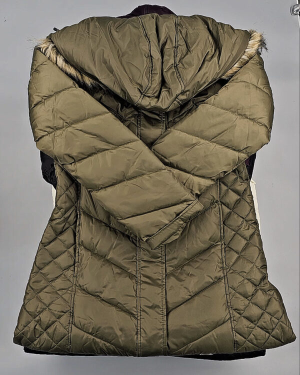 Фотография  208 - Верхняя одежда женская CAN 104#15 кг, ЛОТ СТ-9353 оптом в Брянске и Брянской области