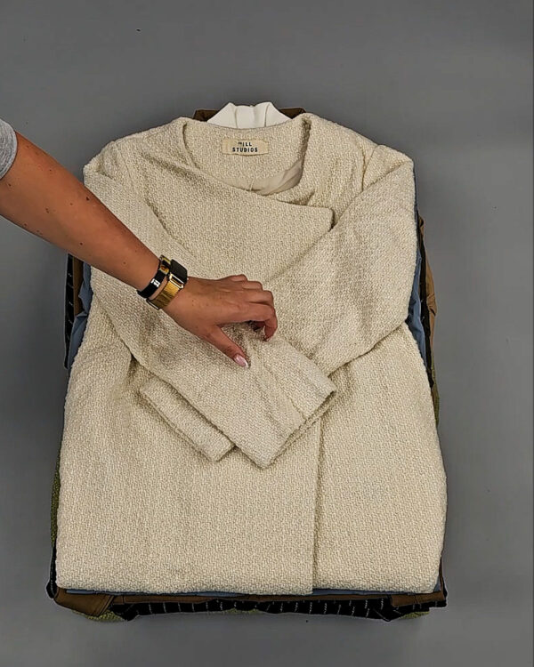 Фотография  234 - Верхняя одежда Корея 085#15 кг оптом в Брянске и Брянской области