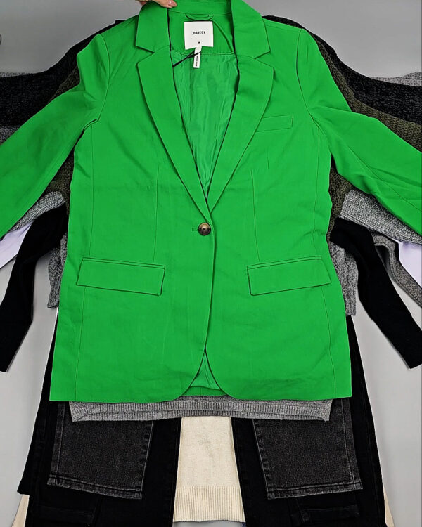 Фотография  350 - Bestseller Winter mix 104#15 кг, ЛОТ № СТ-9526 оптом в Брянске и Брянской области