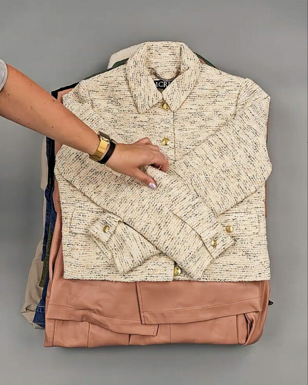 Фотография  113 - Ветровки женские CAN 104#12,4 кг, ЛОТ СТ-9403 оптом в Брянске и Брянской области