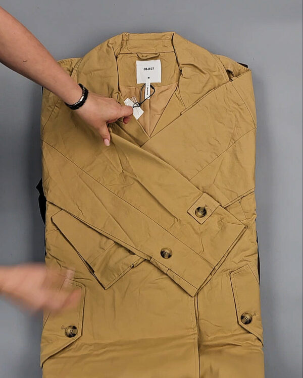 Фотография  732 - Ветровки Bestseller+DK 035#10 кг, ЛОТ СТ-9398 оптом в Брянске и Брянской области