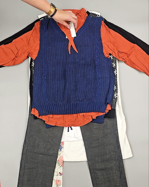 Фотография  977 - Комплекты жен Корея 085#5 кг, ЛОТ СТ-9573 оптом в Брянске и Брянской области