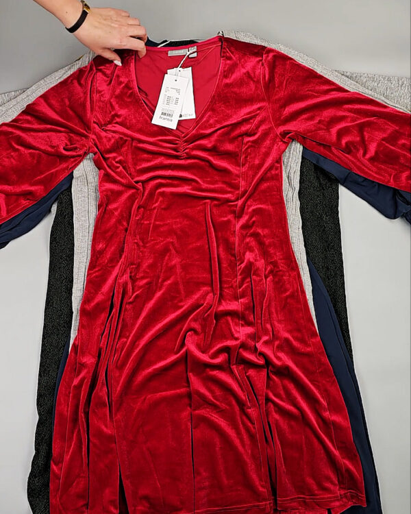 Фотография  560 - Платья Bestseller+DK Winter 035#7 кг, ЛОТ СТ-9999 оптом в Брянске и Брянской области