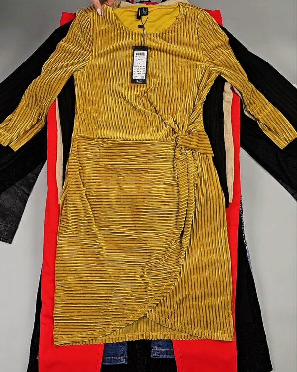 Фотография  689 - DK+Bestseller 085#16 кг, ЛОТ СТ-9952 оптом в Брянске и Брянской области