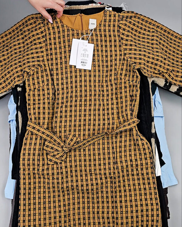 Фотография  818 - DK, Bestseller + Winter mix#15 кг, ЛОТ СТ-9957 оптом в Брянске и Брянской области