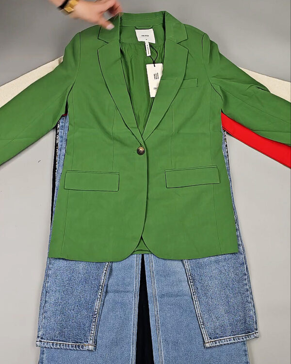 Фотография  702 - DK+Bestseller 085#16 кг, ЛОТ СТ-9952 оптом в Брянске и Брянской области